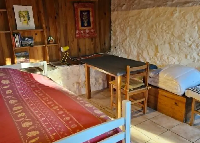 Independante Au Calme En Moyenne Montagne Couette-café *